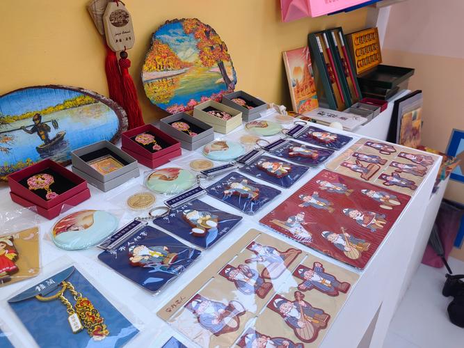 尉犁县文创产品惊艳亮相深圳文博会 文化艺术经纪代理开启新篇章